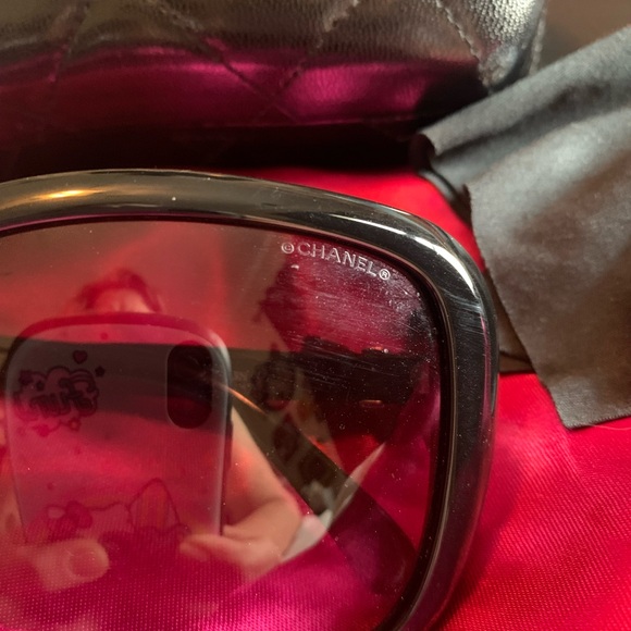 CHANEL SUNGLASSES - Picture 4 of 6